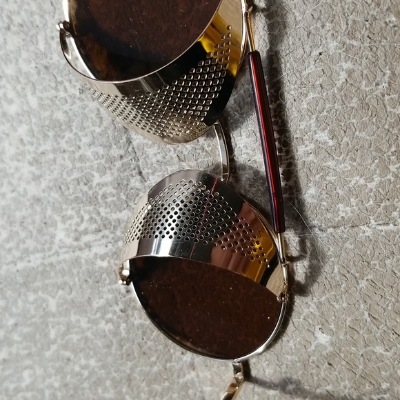 Vanlinker • Sunglasses | OS - Picture 10 of 11